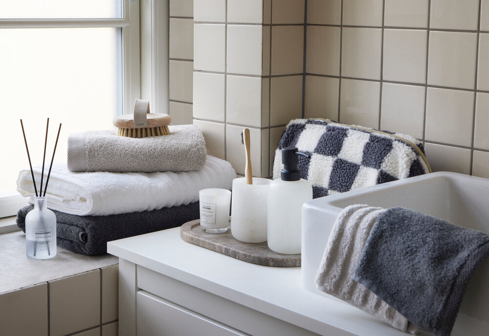 Toilettaske, grå/hvid - 12x28 cm